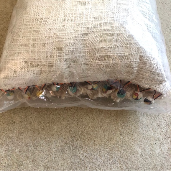 NWT Anthropologie accent pillow - 16 x 24 - Picture 5 of 6
